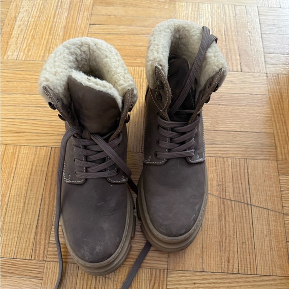 Brown Fur-Lined Lace-Up Boots - Picture 2 of 2